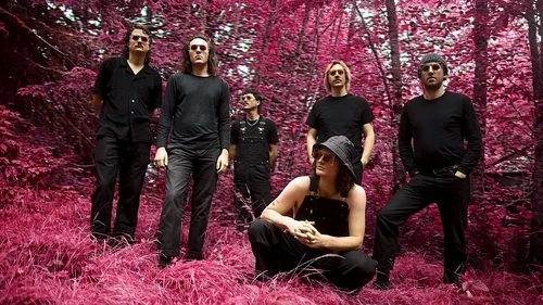 Still frame 1 from King Gizzard & The Lizard Wizard - Theia / The Silver Cord / Set (2023) directed by Jason Galea