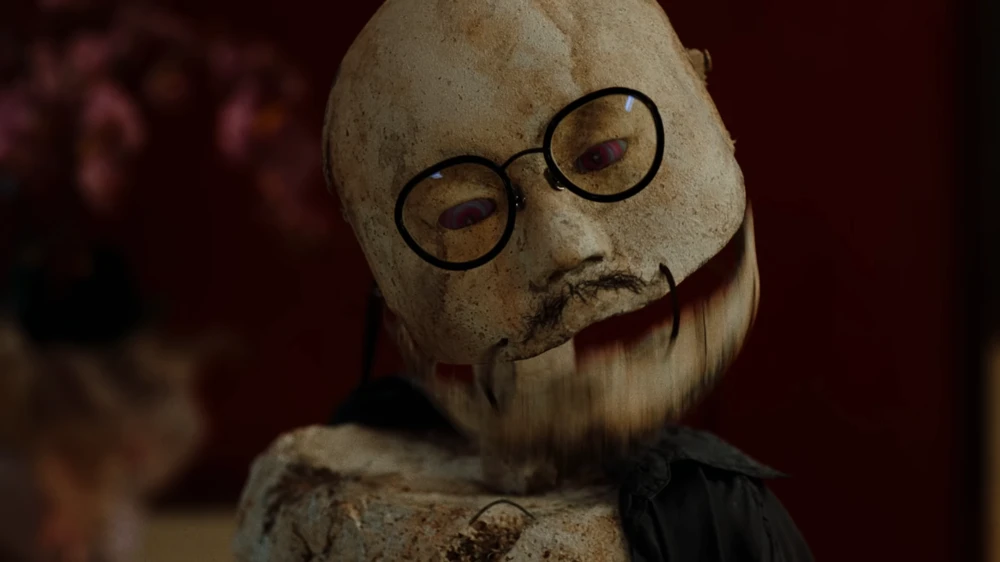 Still frame 62 from King Gnu - SPECIALZ (2023) directed by O S R I N