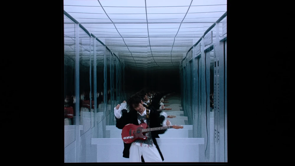 Still frame 68 from King Gnu - SPECIALZ (2023) directed by O S R I N