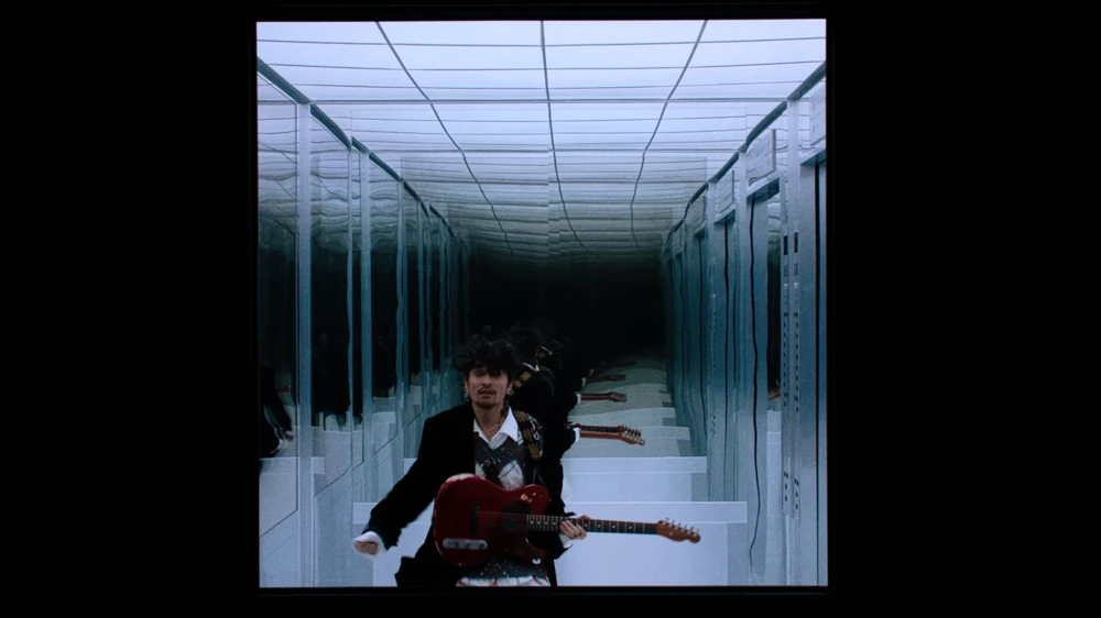 Still frame 73 from King Gnu - SPECIALZ (2023) directed by O S R I N
