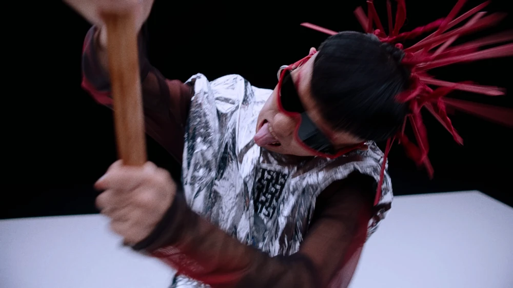 Still frame 86 from King Gnu - SPECIALZ (2023) directed by O S R I N
