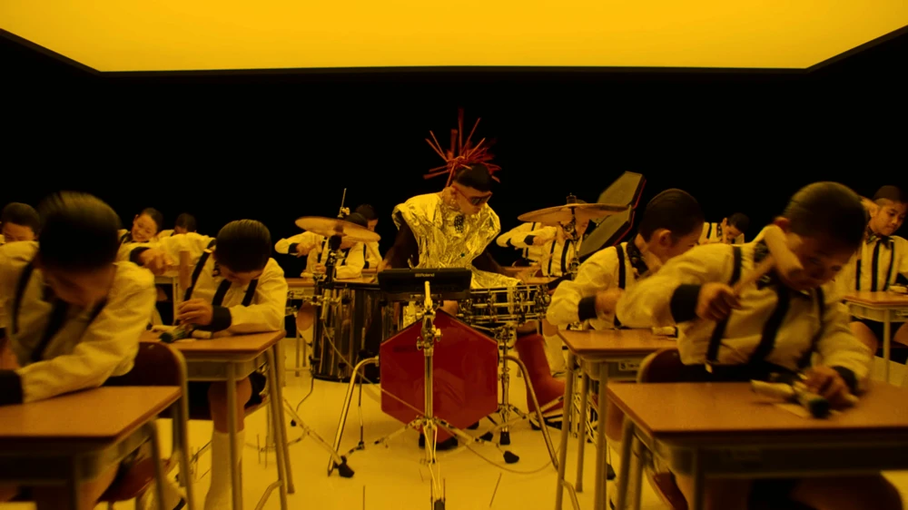 Still frame 96 from King Gnu - SPECIALZ (2023) directed by O S R I N