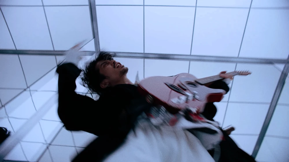 Still frame 97 from King Gnu - SPECIALZ (2023) directed by O S R I N