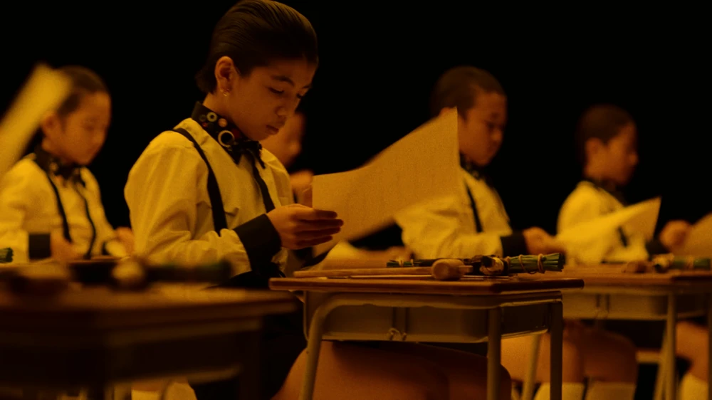Still frame 16 from King Gnu - SPECIALZ (2023) directed by O S R I N