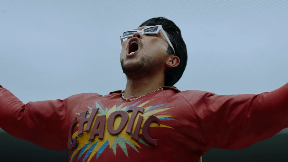 Still frame 29 from King Gnu - SPECIALZ (2023) directed by O S R I N