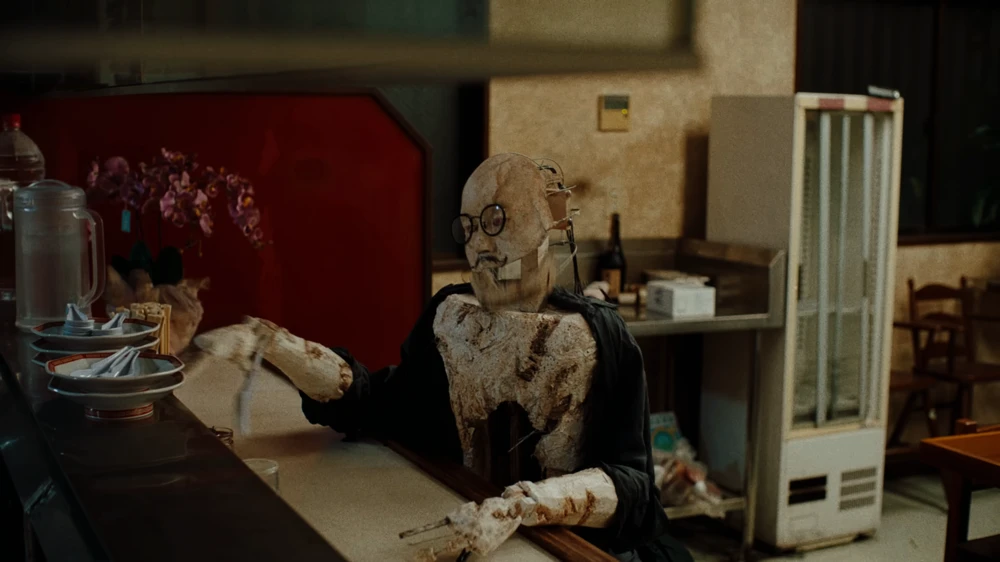 Still frame 42 from King Gnu - SPECIALZ (2023) directed by O S R I N