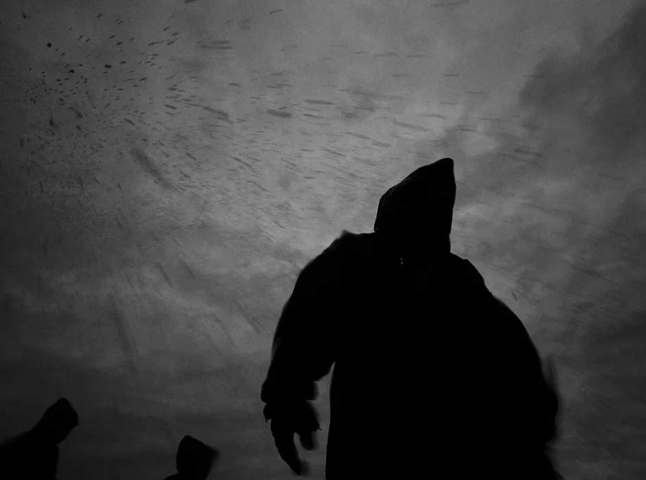 Still frame 17 from Maslo Chernogo Tmina - Nevedomy Mir (2020) directed by Aisultan Seitov