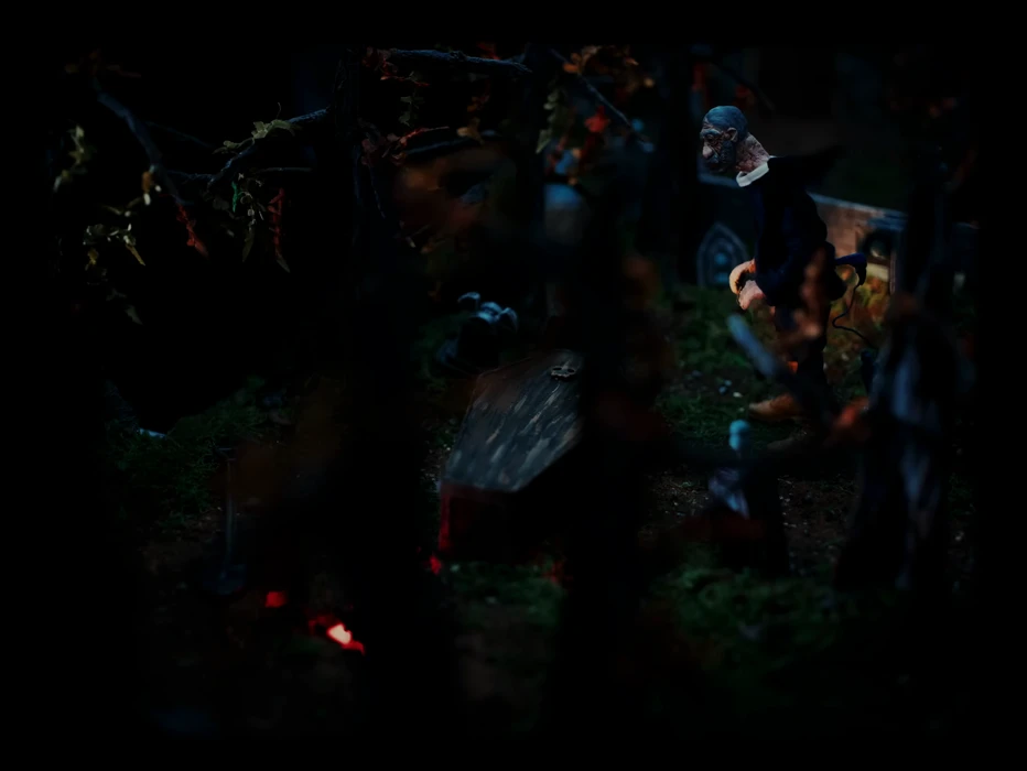 Still frame 9 from Roe Kapara - "The Dead Come Talking" (2023) directed by Raul Rosco Guerrero