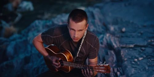 Still frame 13 from Twenty One Pilots - Paladin Strait (2024) directed by Jensen Noen