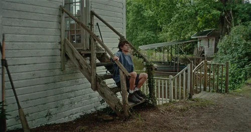 Still frame 5 from woody - let me go (2025) directed by Euan Sime
