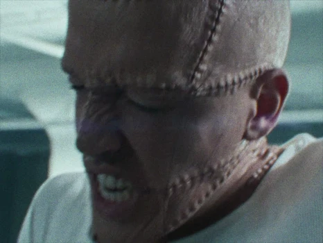 Still frame 26 from ZEP - DON'T BREAK (2026) directed by ZEP, Joachim Spruijt, Robin van Geemen 