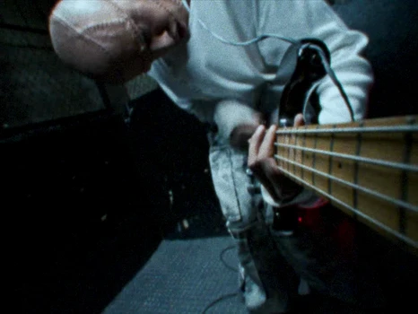 Still frame 33 from ZEP - DON'T BREAK (2026) directed by ZEP, Joachim Spruijt, Robin van Geemen 