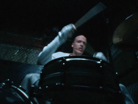 Still frame 38 from ZEP - DON'T BREAK (2026) directed by ZEP, Joachim Spruijt, Robin van Geemen 