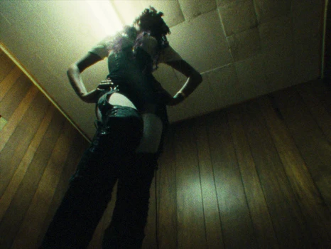 Still frame 47 from ZEP - DON'T BREAK (2026) directed by ZEP, Joachim Spruijt, Robin van Geemen 