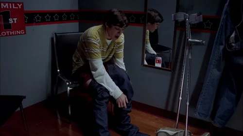 Still frame 70 from Breaking Bad Season 1 Episode 1