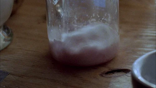 Still frame 80 from Breaking Bad Season 1 Episode 1