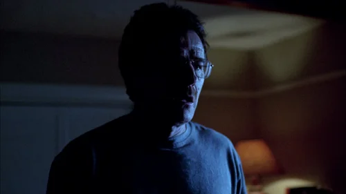 Still frame 10 from Breaking Bad Season 1 Episode 1