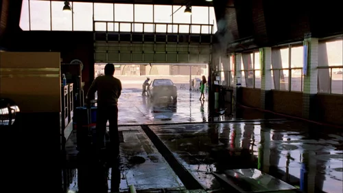 Still frame 30 from Breaking Bad Season 1 Episode 1