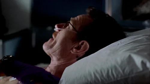 Still frame 33 from Breaking Bad Season 1 Episode 1