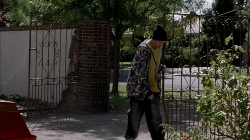 Still frame 21 from Breaking Bad Season 1 Episode 3
