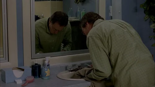 Still frame 30 from Breaking Bad Season 1 Episode 4