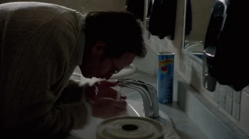 Still frame 12 from Breaking Bad Season 1 Episode 6