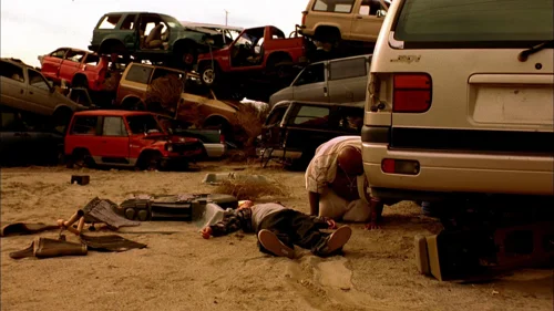 Still frame 14 from Breaking Bad Season 2 Episode 1