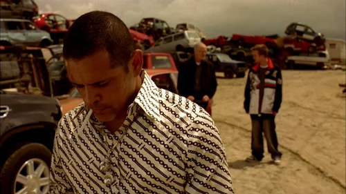 Still frame 15 from Breaking Bad Season 2 Episode 1