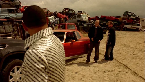 Still frame 16 from Breaking Bad Season 2 Episode 1