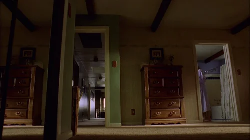 Still frame 19 from Breaking Bad Season 2 Episode 1