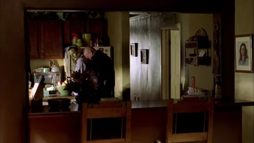 Still frame 26 from Breaking Bad Season 2 Episode 1