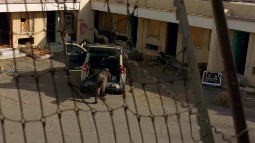 Still frame 2 from Breaking Bad Season 2 Episode 12