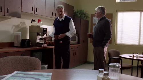 Still frame 82 from Breaking Bad Season 2 Episode 13