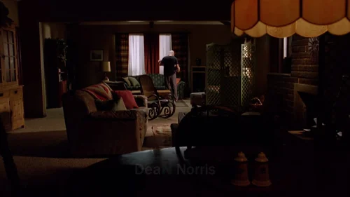 Still frame 7 from Breaking Bad Season 2 Episode 13