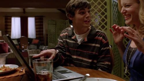 Still frame 40 from Breaking Bad Season 2 Episode 13