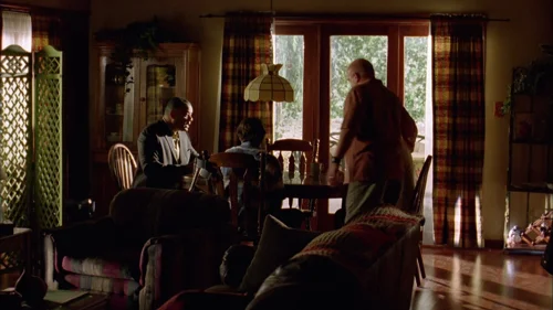 Still frame 8 from Breaking Bad Season 2 Episode 2