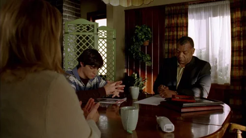 Still frame 10 from Breaking Bad Season 2 Episode 2