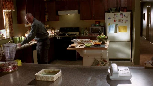 Still frame 32 from Breaking Bad Season 2 Episode 4