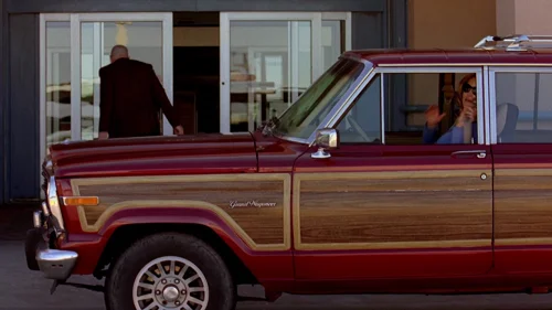 Still frame 21 from Breaking Bad Season 2 Episode 9