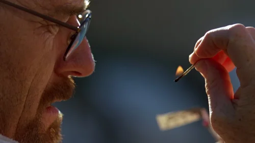 Still frame 14 from Breaking Bad Season 3 Episode 1