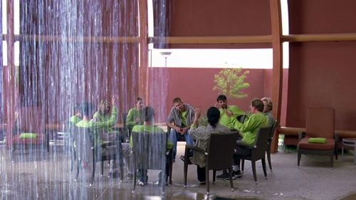 Still frame 25 from Breaking Bad Season 3 Episode 1