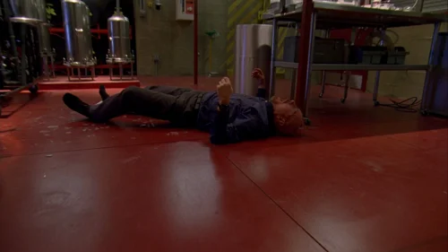 Still frame 15 from Breaking Bad Season 3 Episode 10