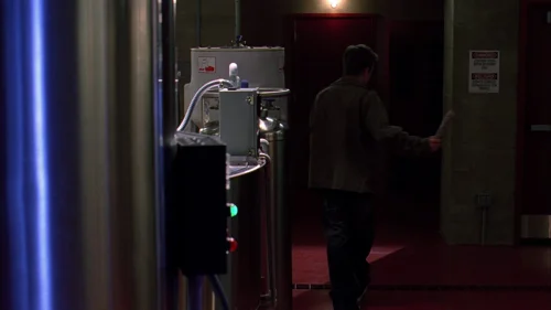 Still frame 29 from Breaking Bad Season 3 Episode 10