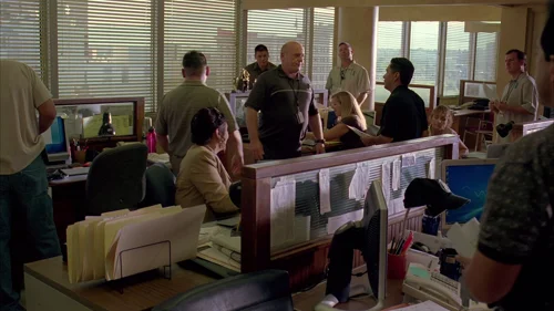 Still frame 9 from Breaking Bad Season 3 Episode 2