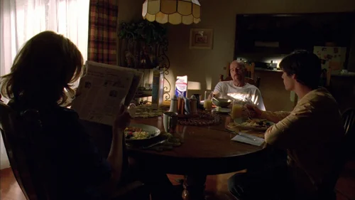 Still frame 56 from Breaking Bad Season 3 Episode 4