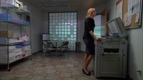 Still frame 35 from Breaking Bad Season 3 Episode 4