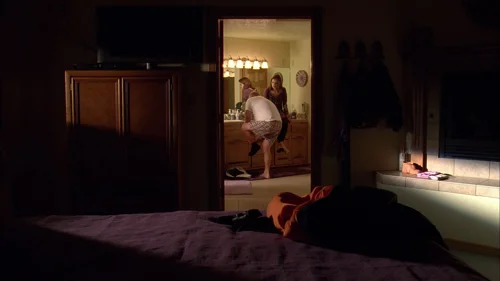 Still frame 19 from Breaking Bad Season 3 Episode 5