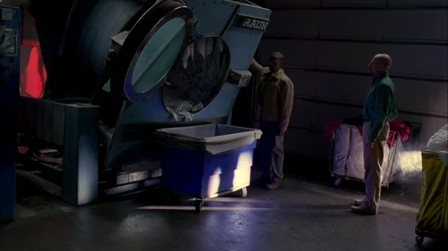 Still frame 35 from Breaking Bad Season 3 Episode 5