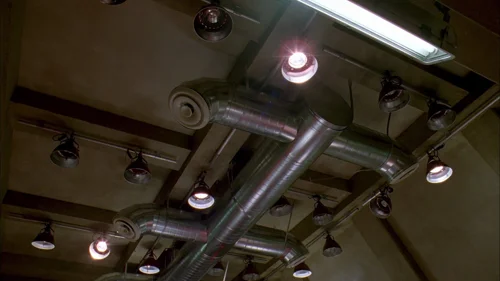 Still frame 40 from Breaking Bad Season 3 Episode 5