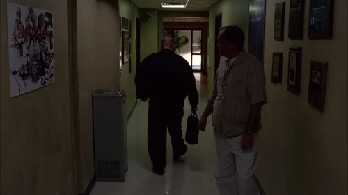 Still frame 30 from Breaking Bad Season 3 Episode 7